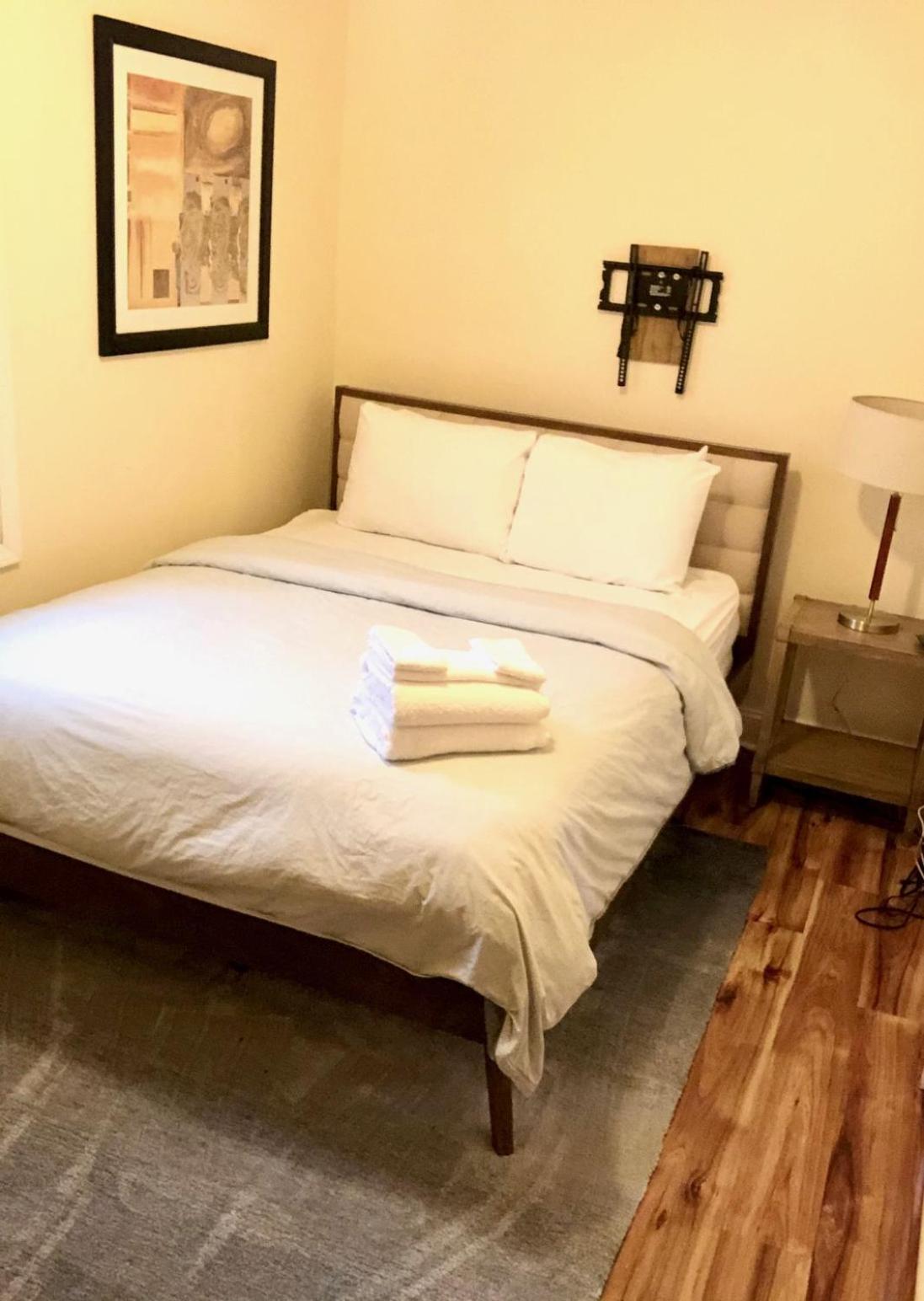 The House - W.20th - Three Bedroom Near West Side Market And Downtown Cle Holiday home *