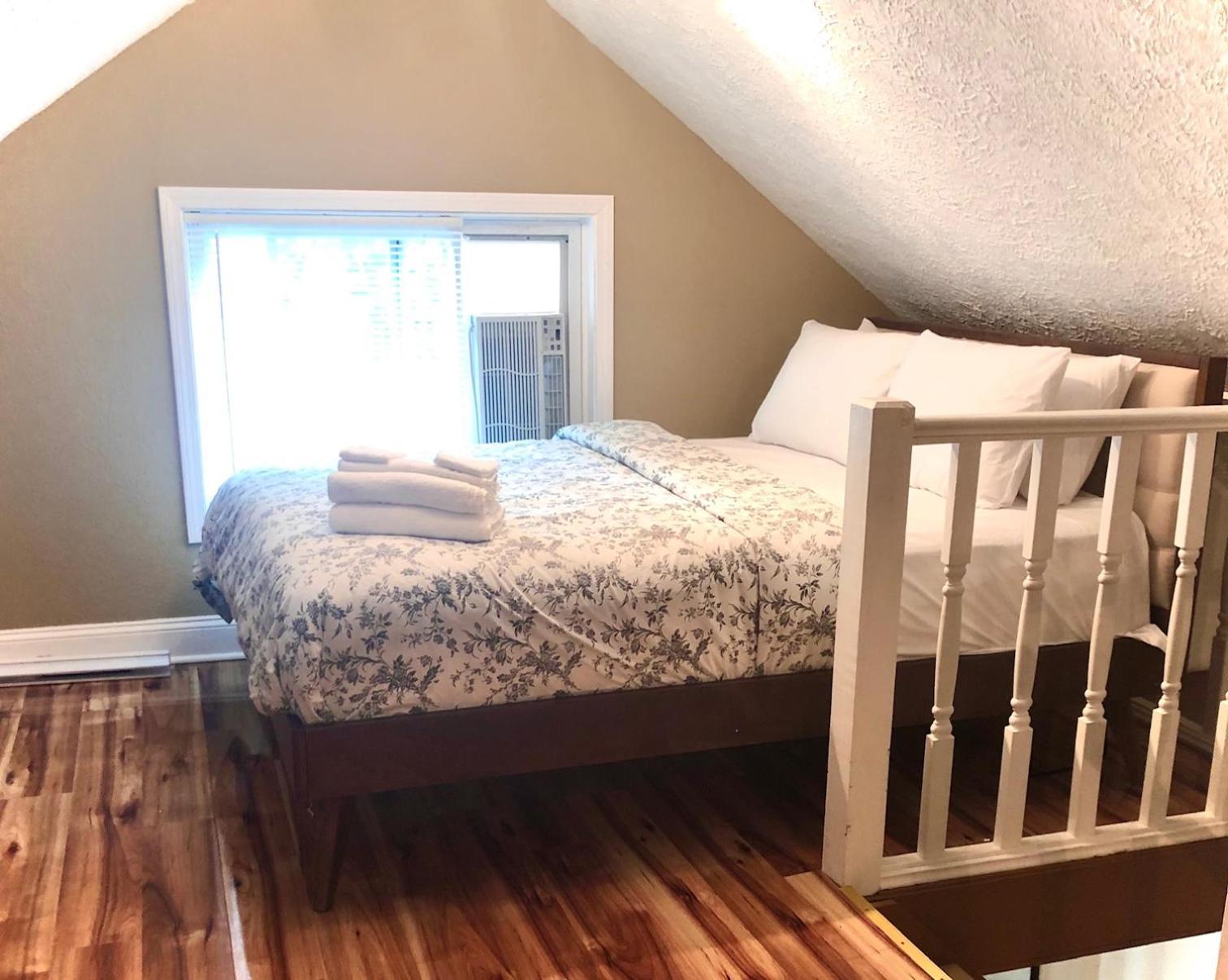 The House - W.20th - Three Bedroom Near West Side Market And Downtown Cle Holiday home