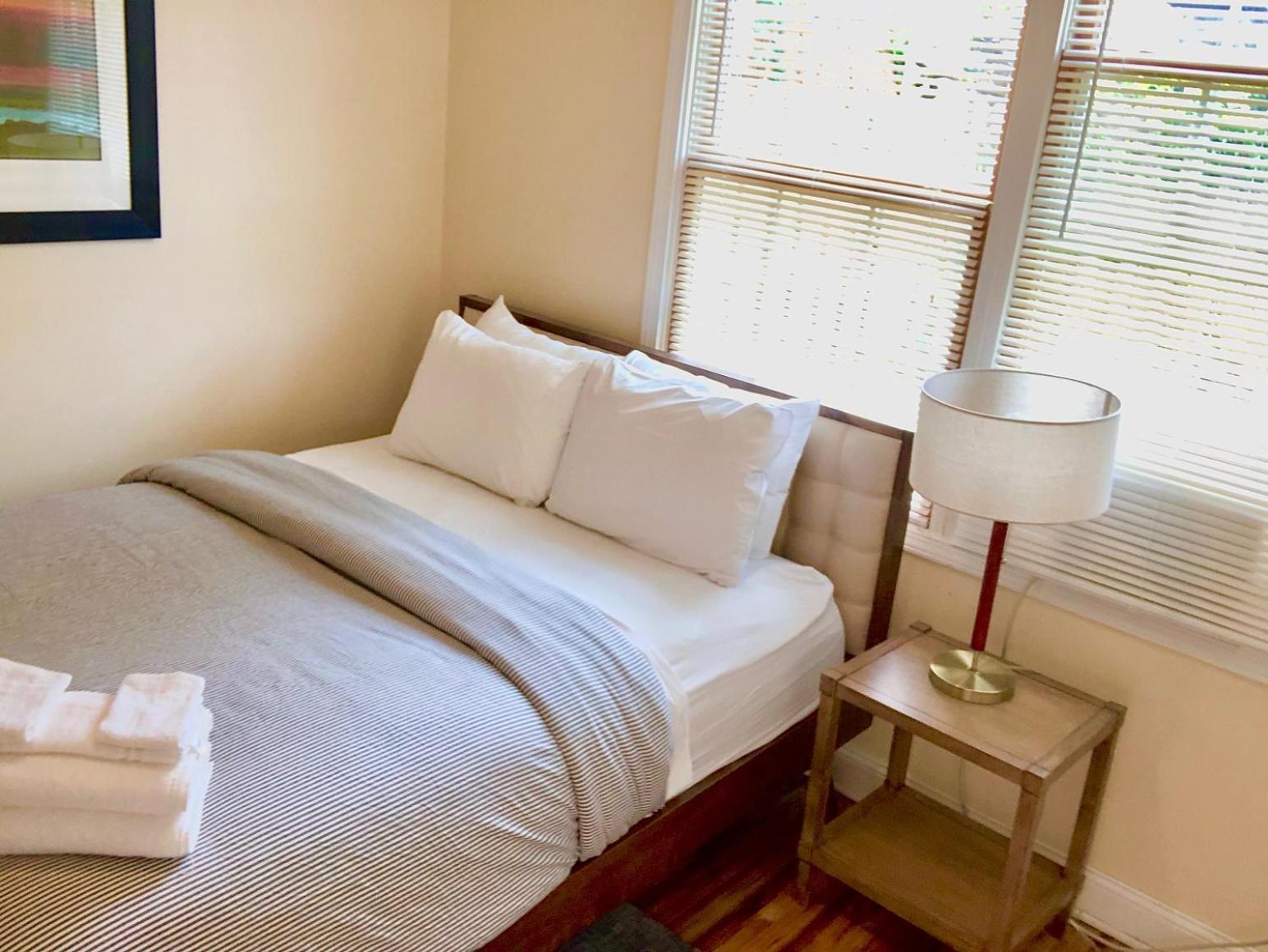 The House - W.20th - Three Bedroom Near West Side Market And Downtown Cle Cleveland